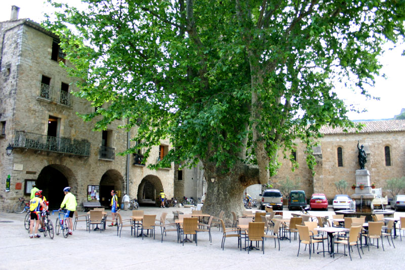 J6-127-ST_Guilhem_le_Desert.jpg
