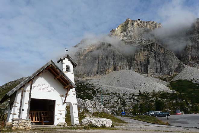 Chapelle du Passo di Falzarego