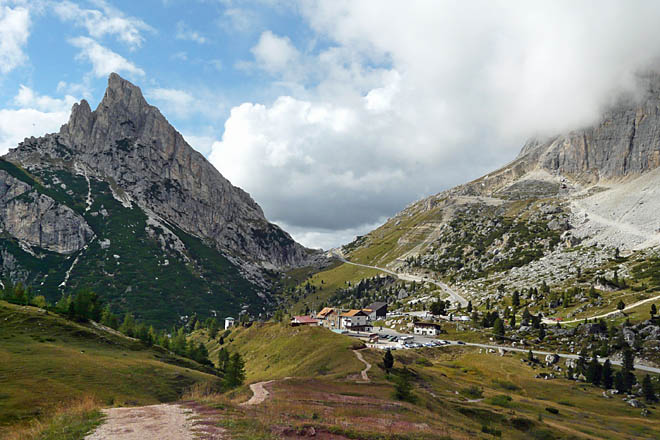 Passo Falzarego et Passo di Valparola