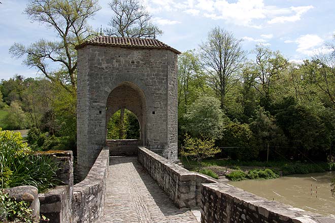Sauveterre-de-Bearn, Pont de la legende